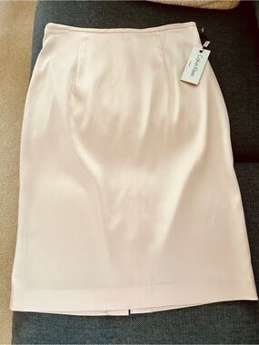 Calvin Klein NWT Women's silky cream/blush pencil Skirt. Beautiful and new